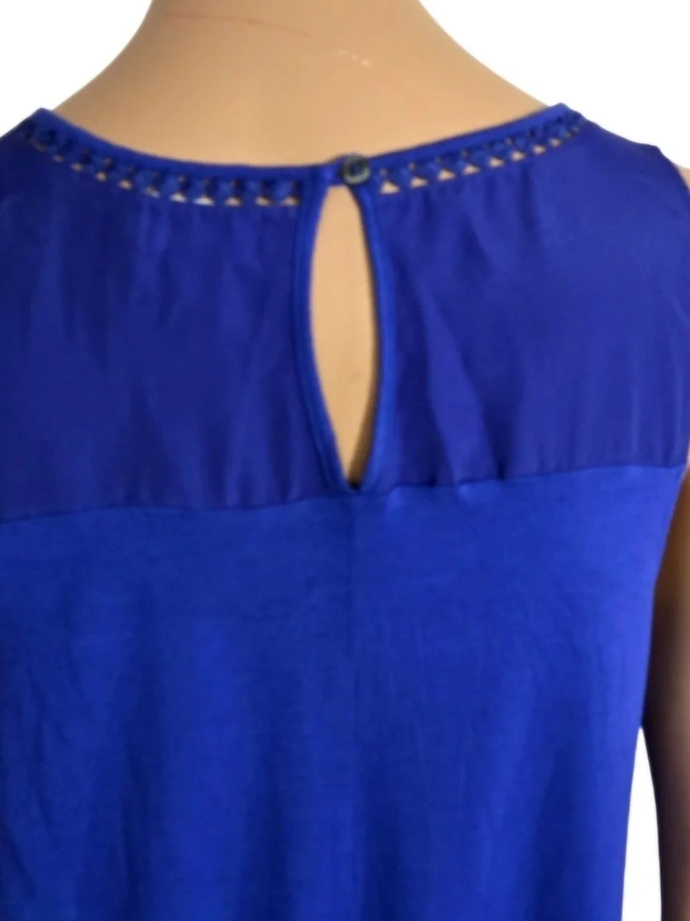 Old Navy Blue Sleeveless Top Mixed Media Embroidered Cutout Detail Keyhole M/L